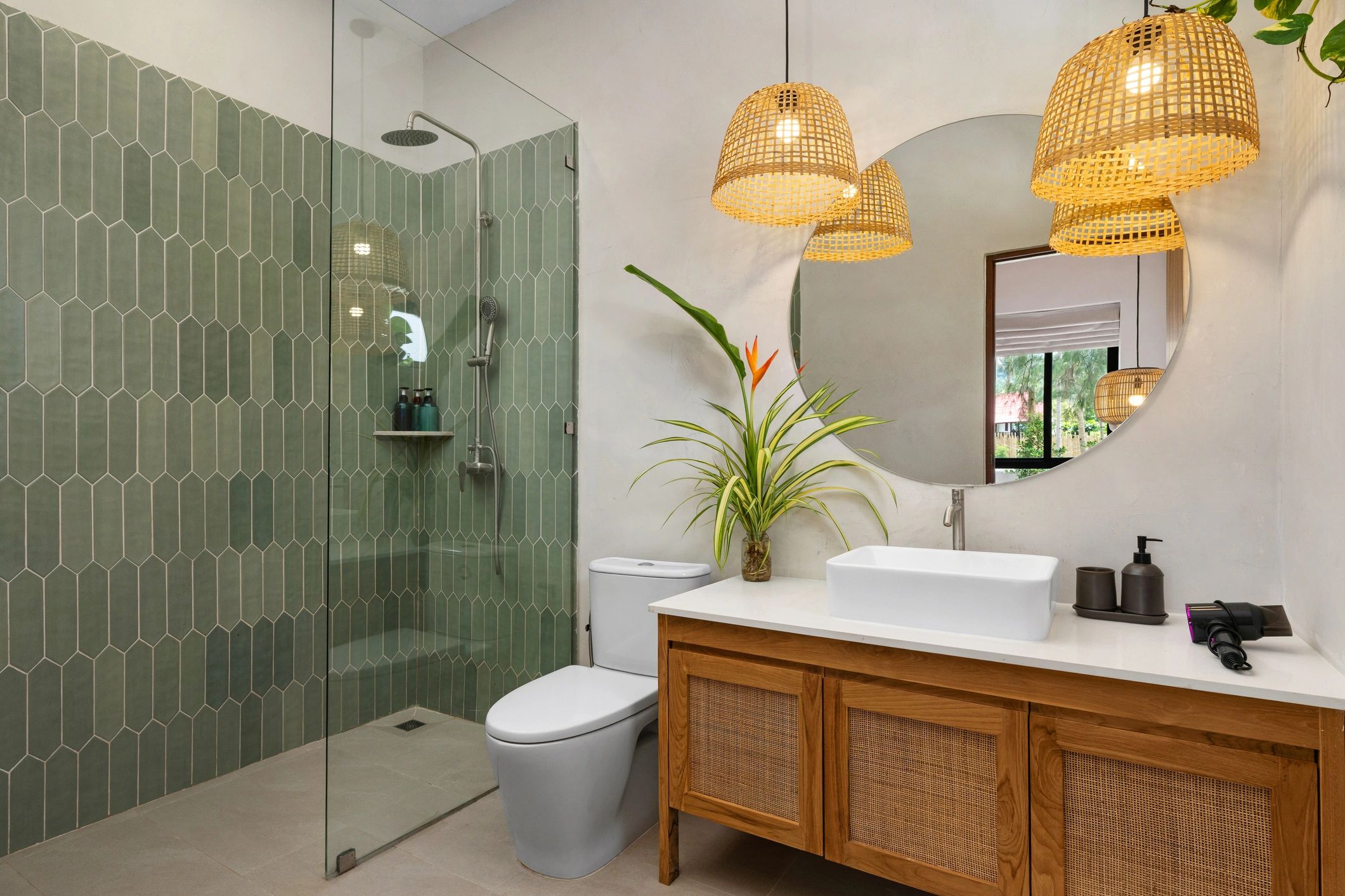 Seamless plaster shower wall in a luxury bathroom